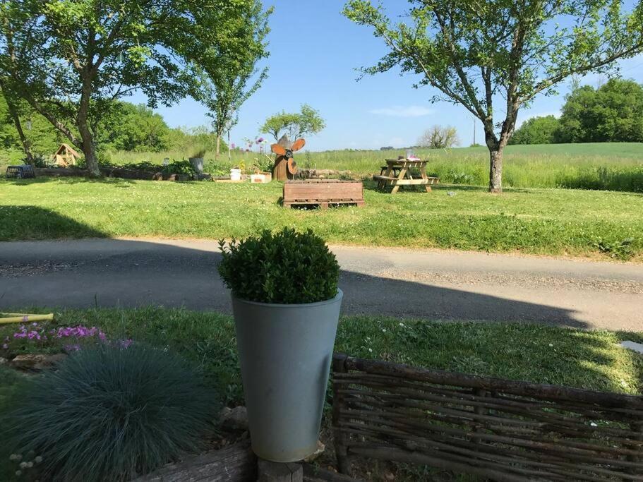 « Le Vieux Hangar » Gite A La Ferme 勒比松德卡多恩 外观 照片